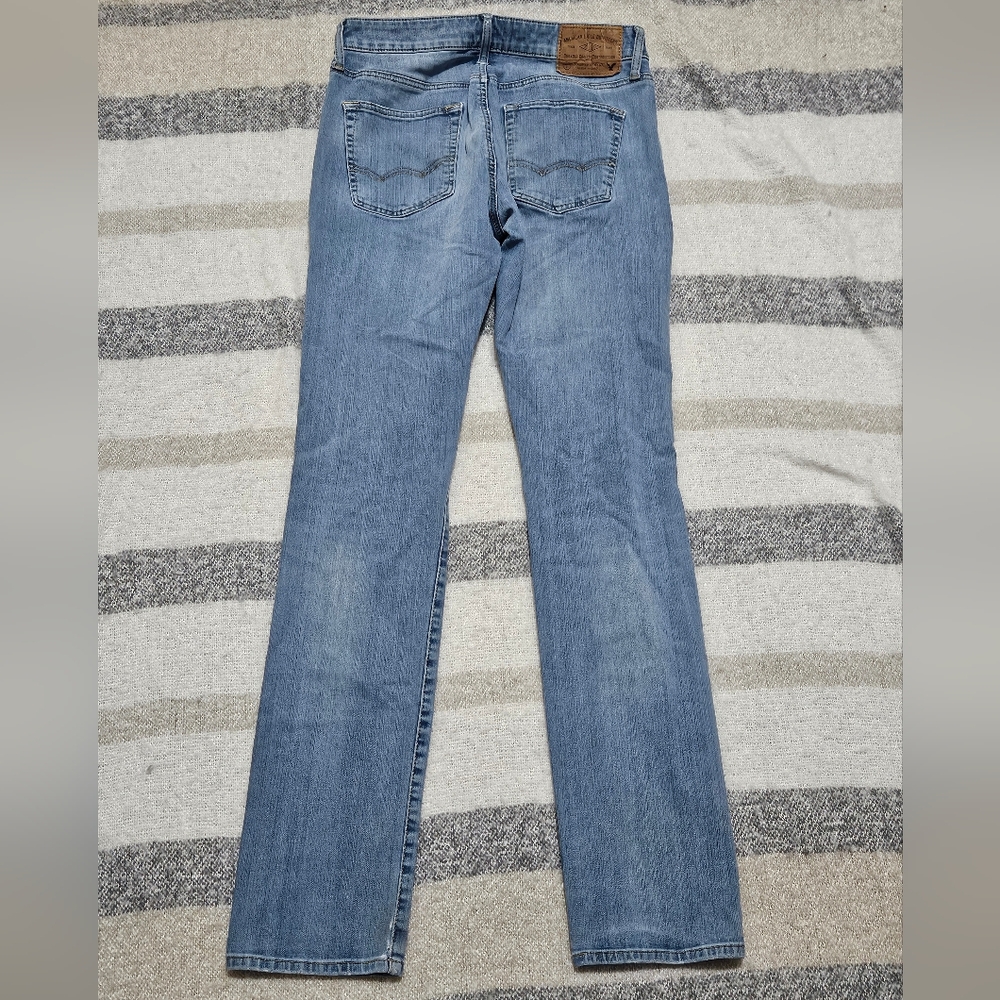 4/$20 American Eagle Outfitters Light Blue Straight Leg Jeans - Picture 8 of 9